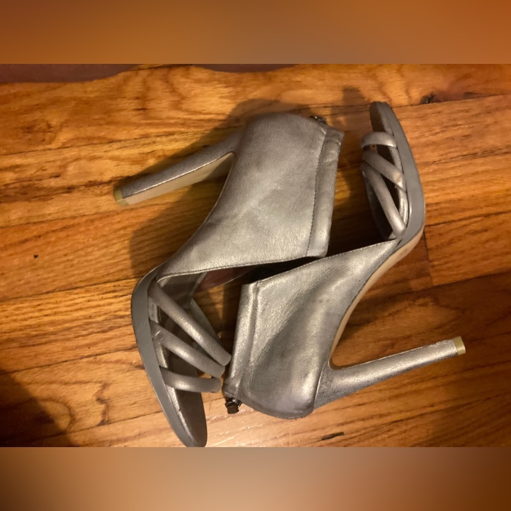 Bcbg max Azaria sandals size 10